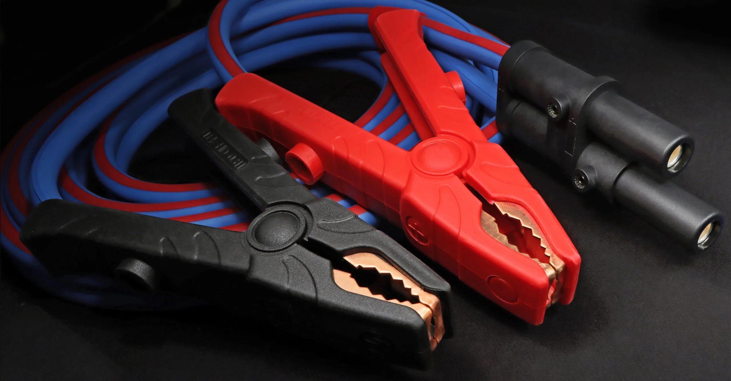 Jump start cables with 1000 amp clamps and a J1283 connector